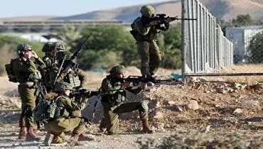 توحش سرباز اسرائیلی در مقابل یک زن بی دفاع+ فیلم