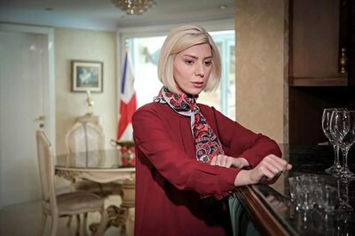 پشت پرده به دام افتادن همکار شارلوت در
گاندو+ فیلم