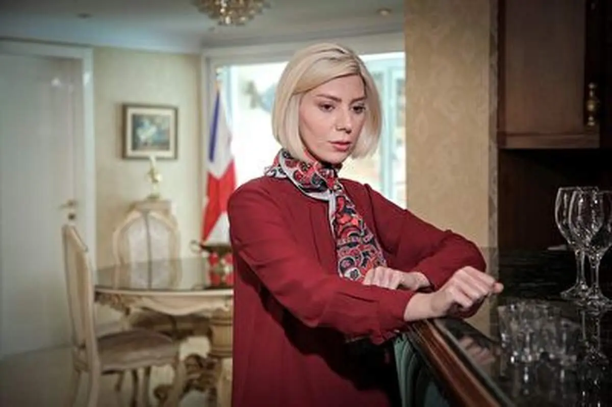 پشت پرده به دام افتادن همکار شارلوت در
گاندو+ فیلم