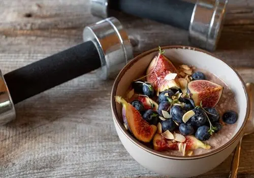 غذاهایی که مبتلایان به کیست تخمدان باید از آن‌ها پرهیز کنند
