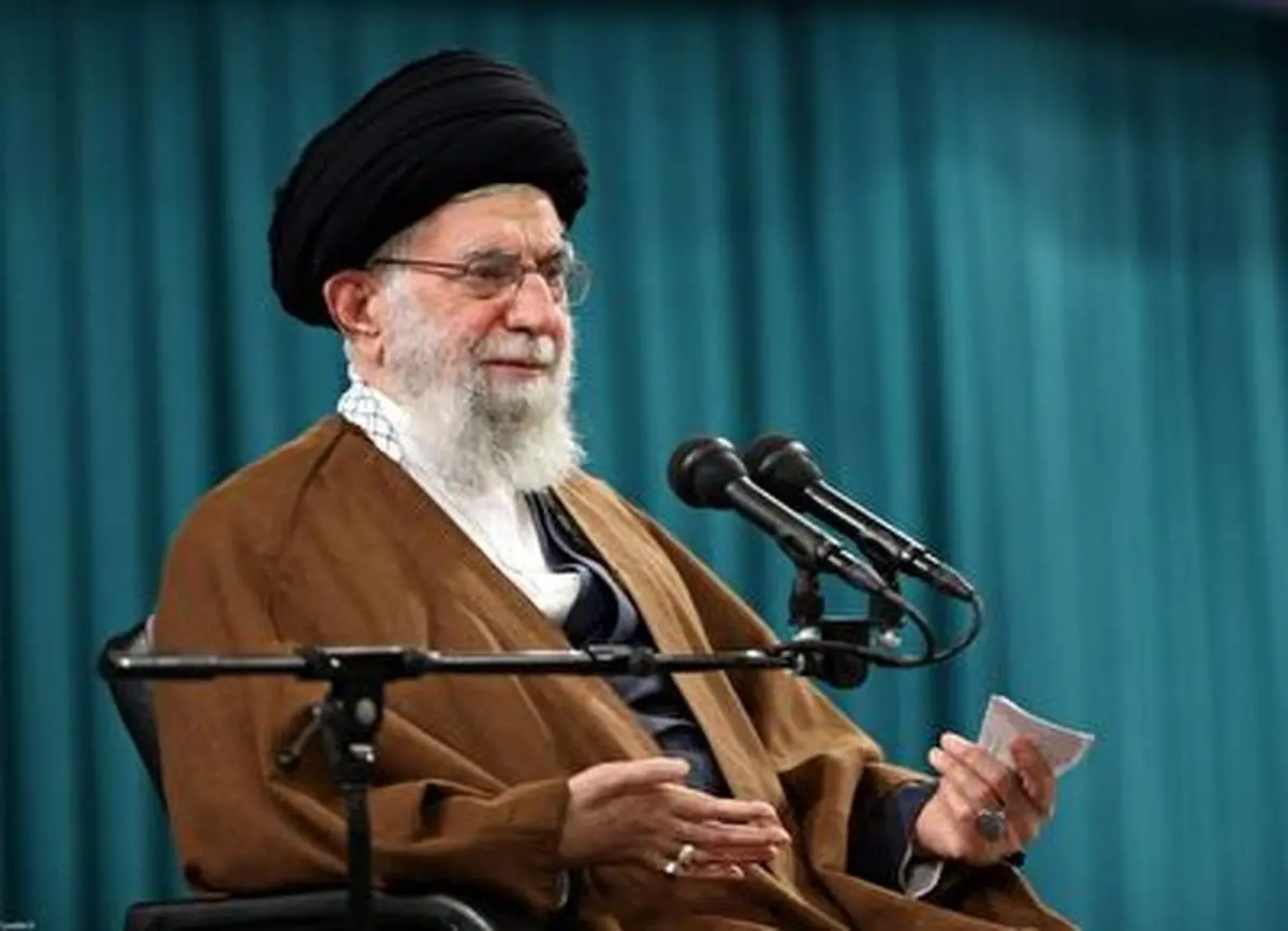 تذکر رهبر انقلاب در مورد جابه جا کردن فرزند شهید+ فیلم