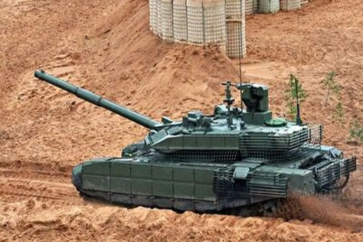 لحظه هدف قرارگرفتن تانک T-72B روسیه + فیلم