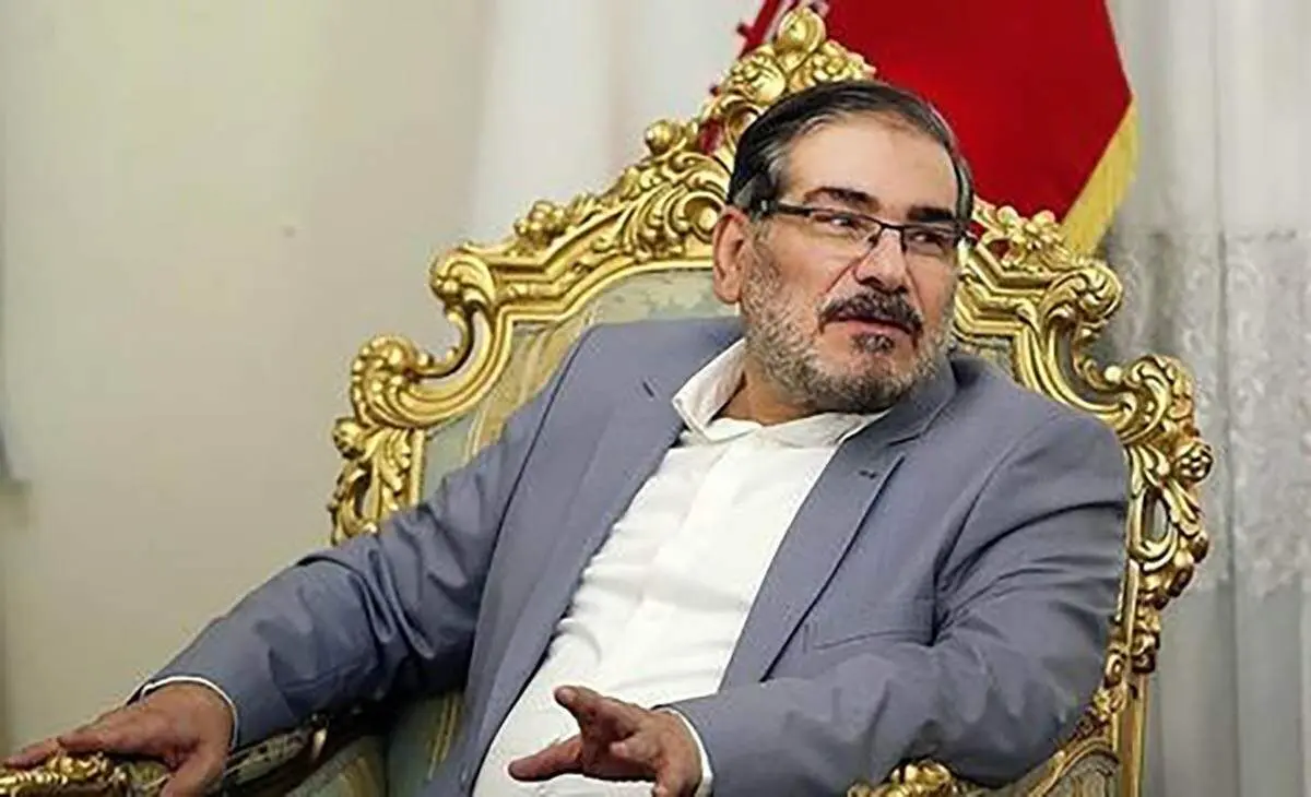 پوشش عجیب علی شمخانی در مراسم افطاری+ عکس