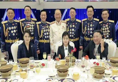 حضور رهبر کره شمالی با دخترش جو آئه در مراسم سال نو + عکس

