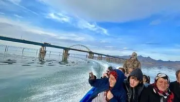 بازگشت قایق های تفریحی به دریاچه ارومیه+ تصاویر