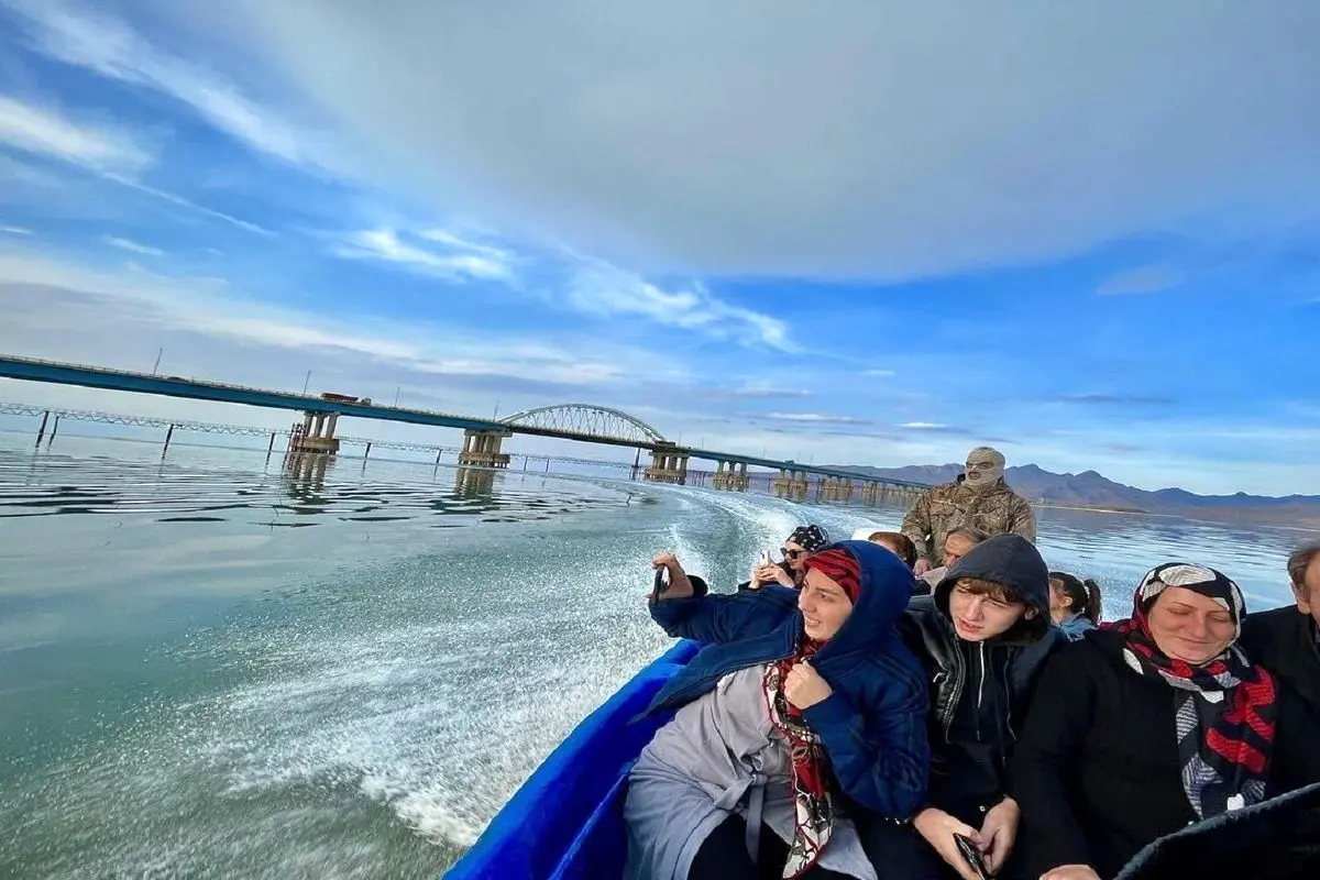بازگشت قایق های تفریحی به دریاچه ارومیه+ تصاویر