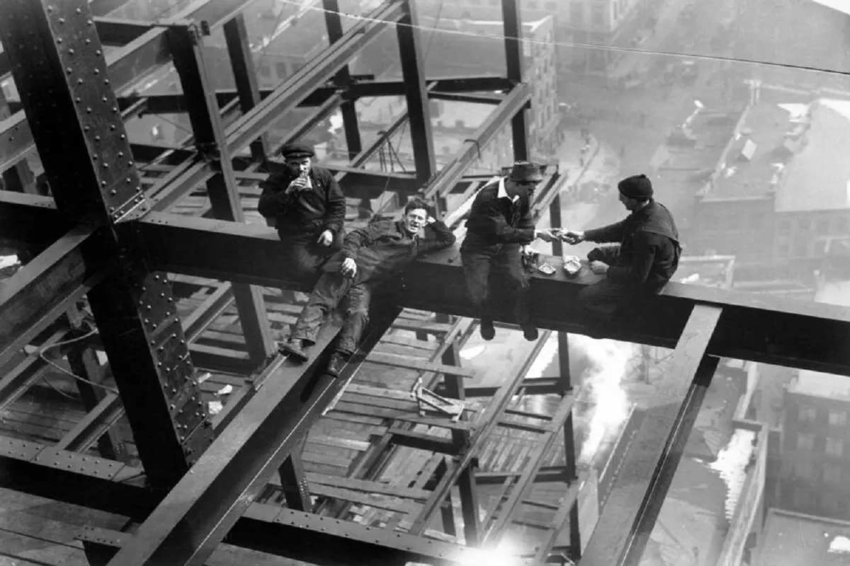 عکس جالب از کارگران در بالای طبقه شصت و نهم ساختمان RCA  نیویورک