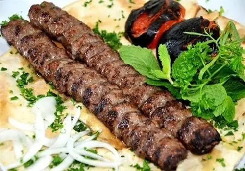 طرز تهیه کباب کوبیده مجلسی به سبک رستوران‌های حرفه‌ای

