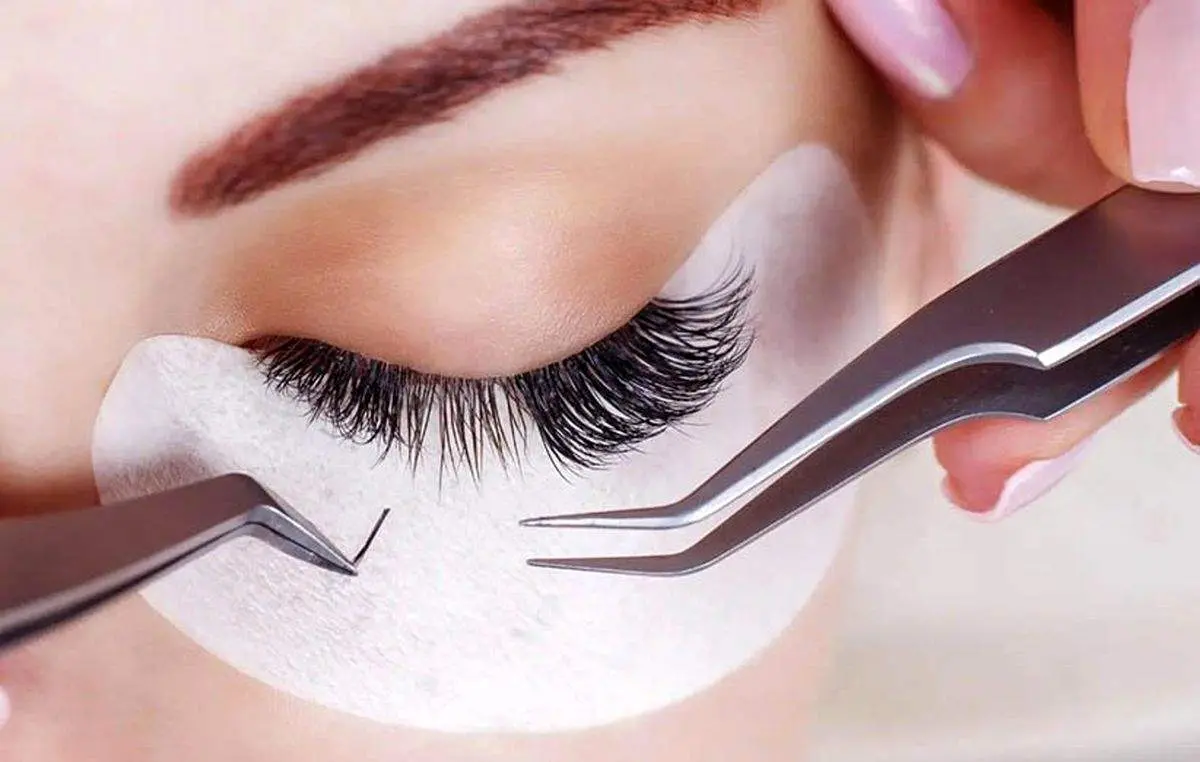 رباتی که جایگزین مژه کارها می شود!+ فیلم