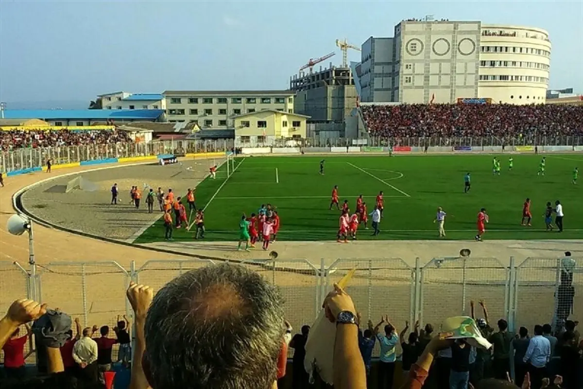 حضور بانوان در استادیوم وطنی قائمشهر+ عکس