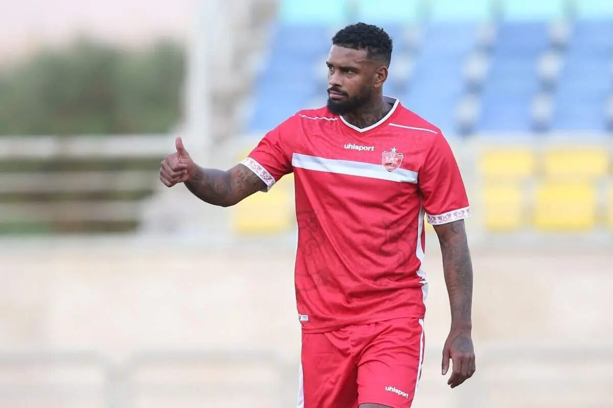روایتی جدید از فرار شبانه ستاره پرسپولیس
