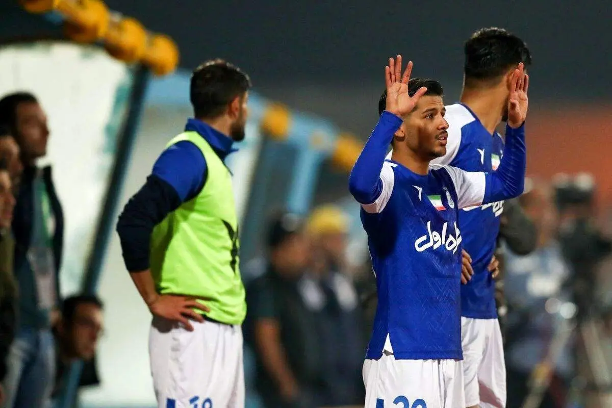 عذرخواهی بازیکنان استقلال از عجیب ترین گل لیگ برتر