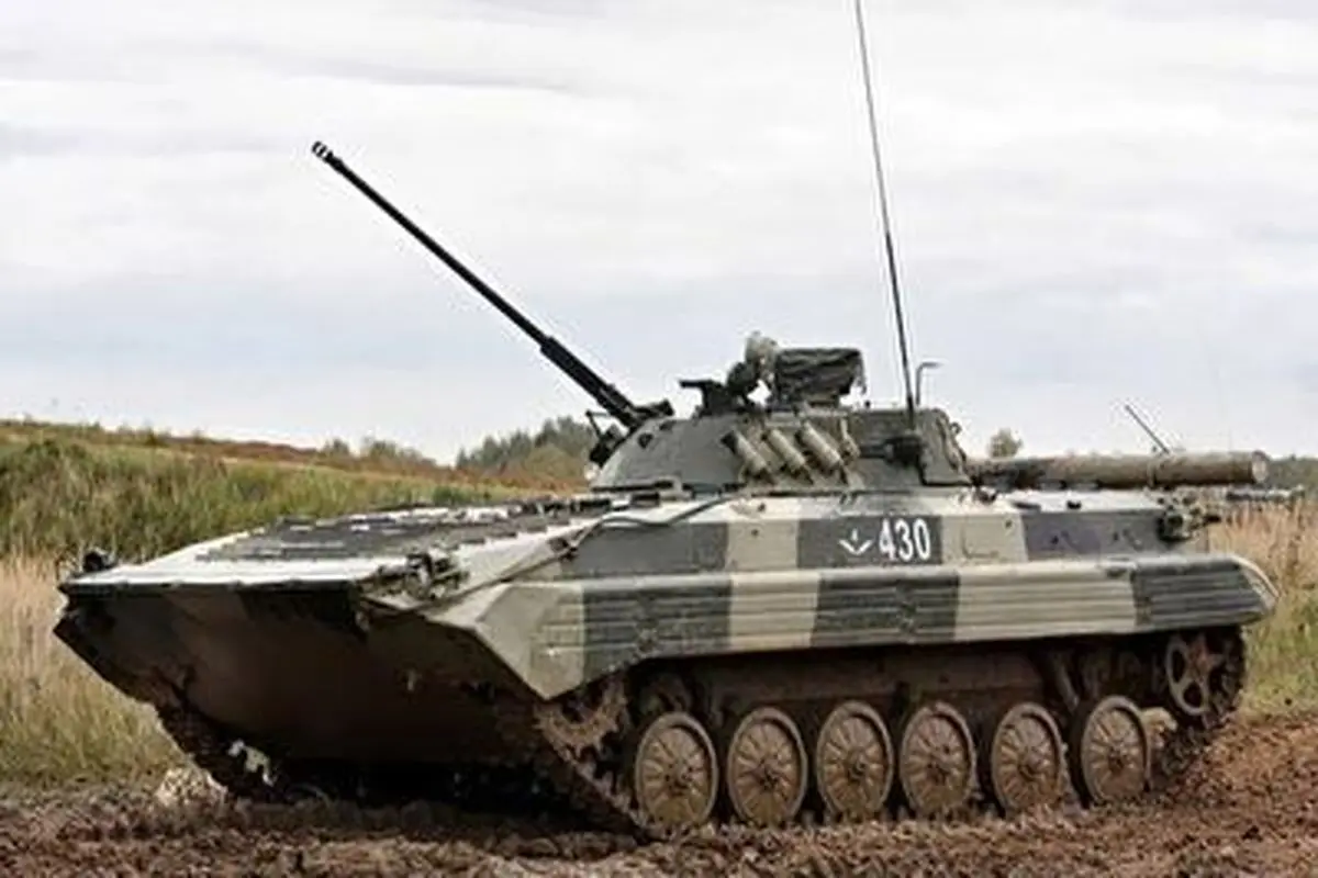 لحظه هدف قرارگرفتن نفربر BMP-2 روسی توسط سیستم ضد تانک+ فیلم