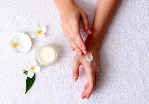 چرا بعد از مرطوب کننده جوش میزنیم؟