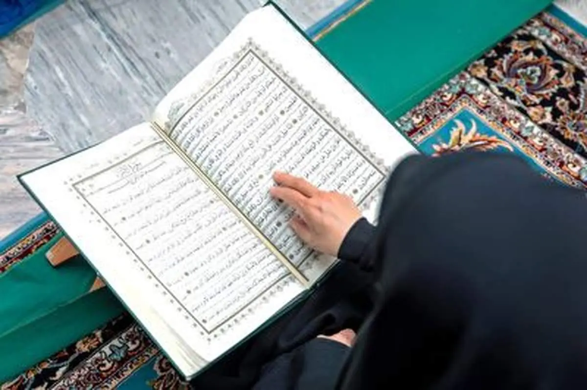 تسلط خیره کننده یک دختر ۱۶ ساله به قرآن کریم+ فیلم