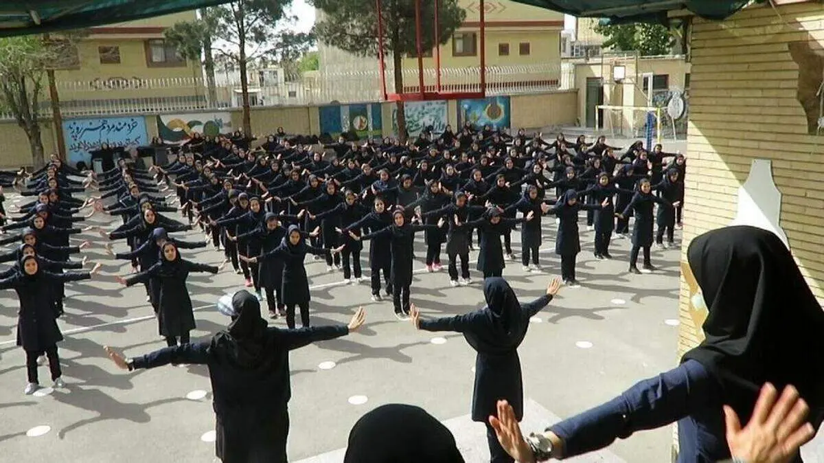ماجرای برداشته شدن حجاب در مدارس دخترانه چیست؟