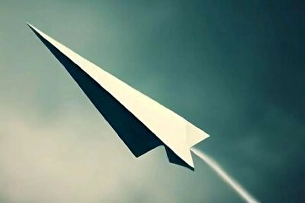‏آموزش ساخت هواپیمای کاغذی توسط رکورددار پرواز هواپیمای کاغذی در دنیا+ فیلم
