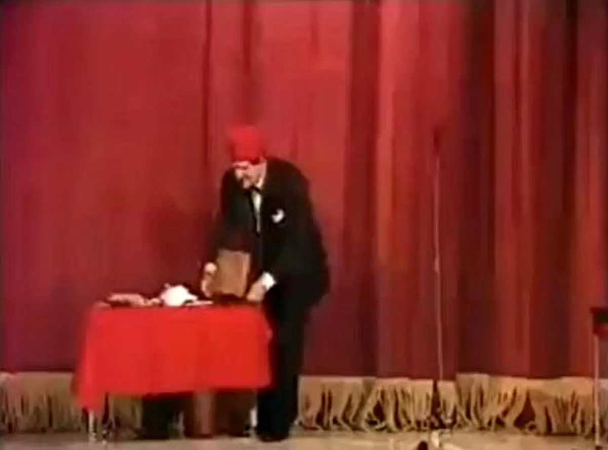 لحظه مرگ کمدین ولزی حین اجرای زنده+ فیلم (۱۶+)