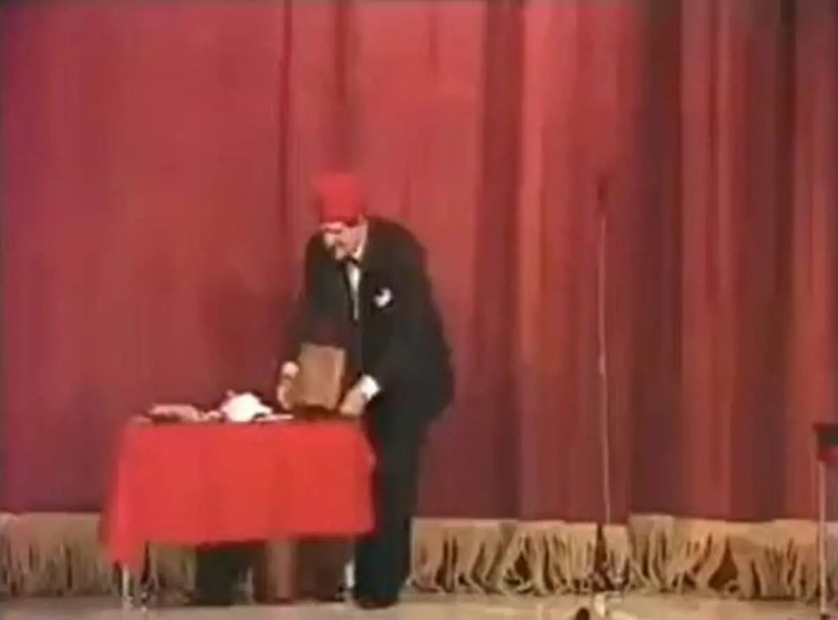 لحظه مرگ کمدین ولزی حین اجرای زنده+ فیلم (۱۶+)