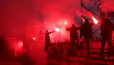 به آتش کشیدن ورزشگاه توسط تماشاگران در لیگ فوتبال هلند!+ فیلم