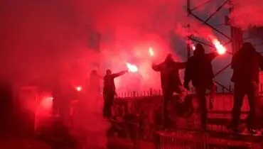 به آتش کشیدن ورزشگاه توسط تماشاگران در لیگ فوتبال هلند!+ فیلم