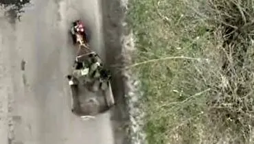 لحظه هدف قرارگرفتن سربازان روس حین تراکتورسواری+ فیلم