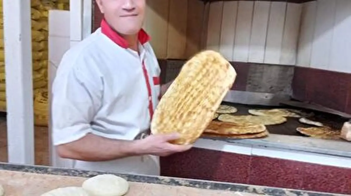 تخلف نانوایی ها در فروش نان به دوبرابر قیمت + فیلم