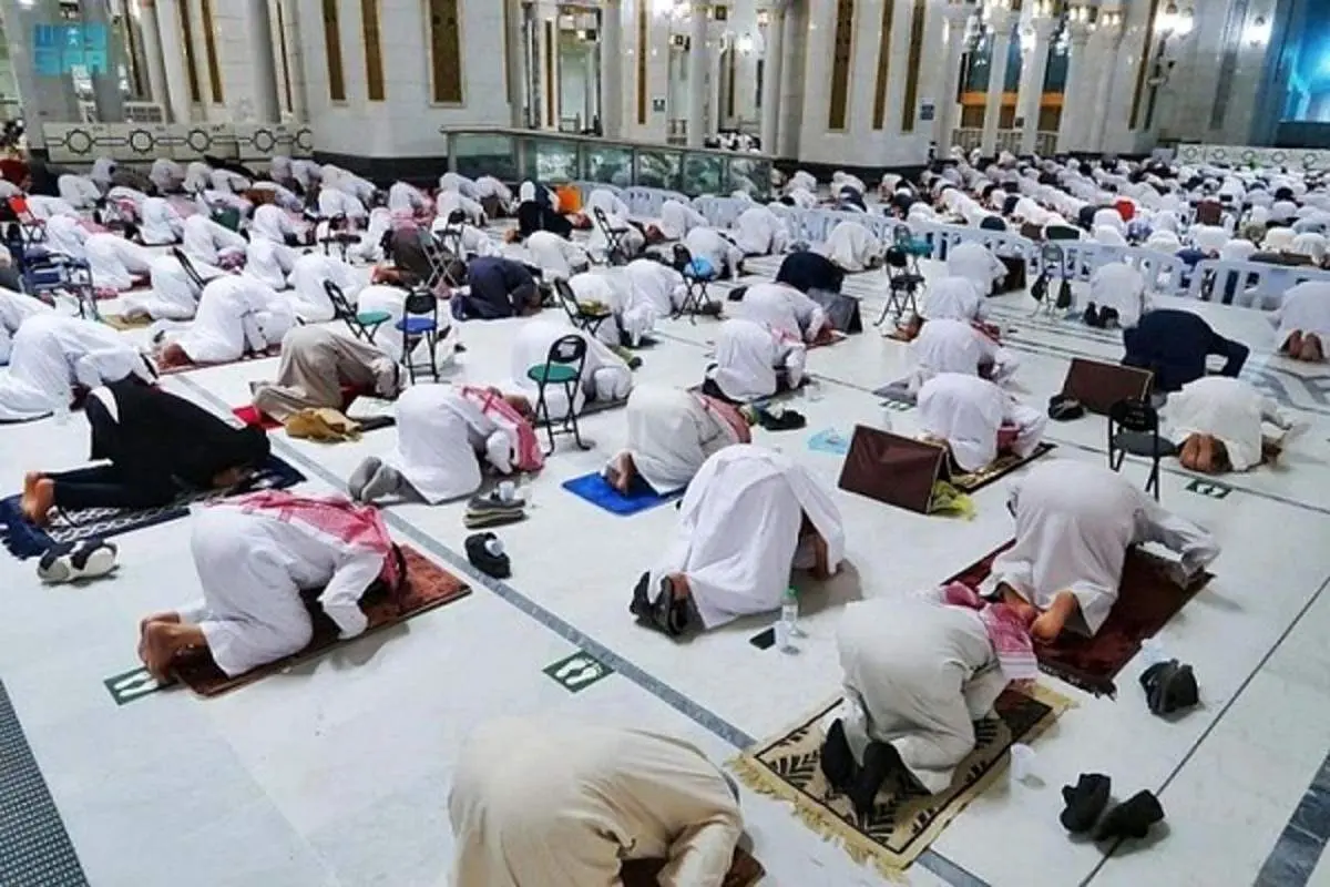 نماز عید فطر مختلط زنان و مردان +عکس