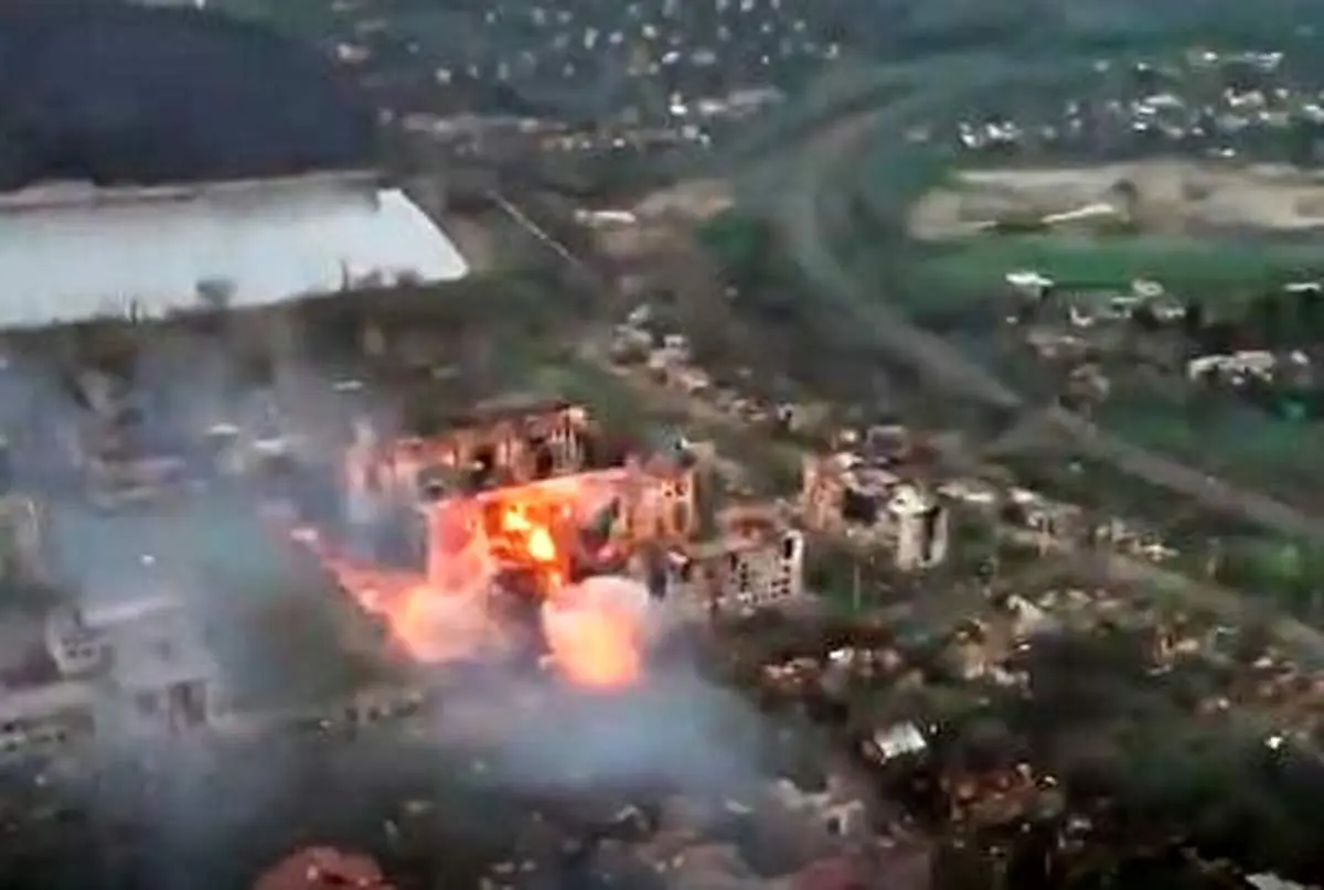 هدف قرار گرفتن مواضع روس ها توسط بمب های هدایت دقیق JDAM+ فیلم