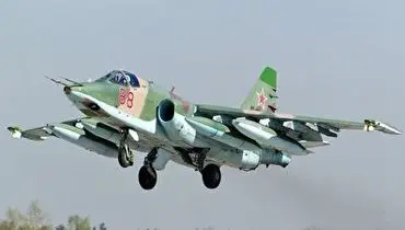 حمله جنگنده سوخو-۲۵ روسیه به خودرو‌های زرهی اوکراین+ فیلم