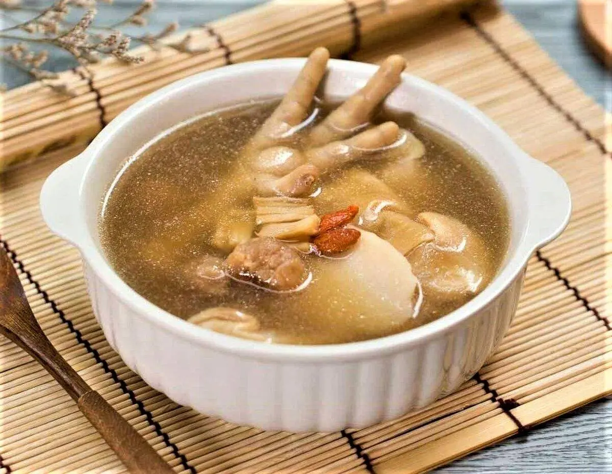 نحوه صحیح پاک کردن و پختن پای مرغ