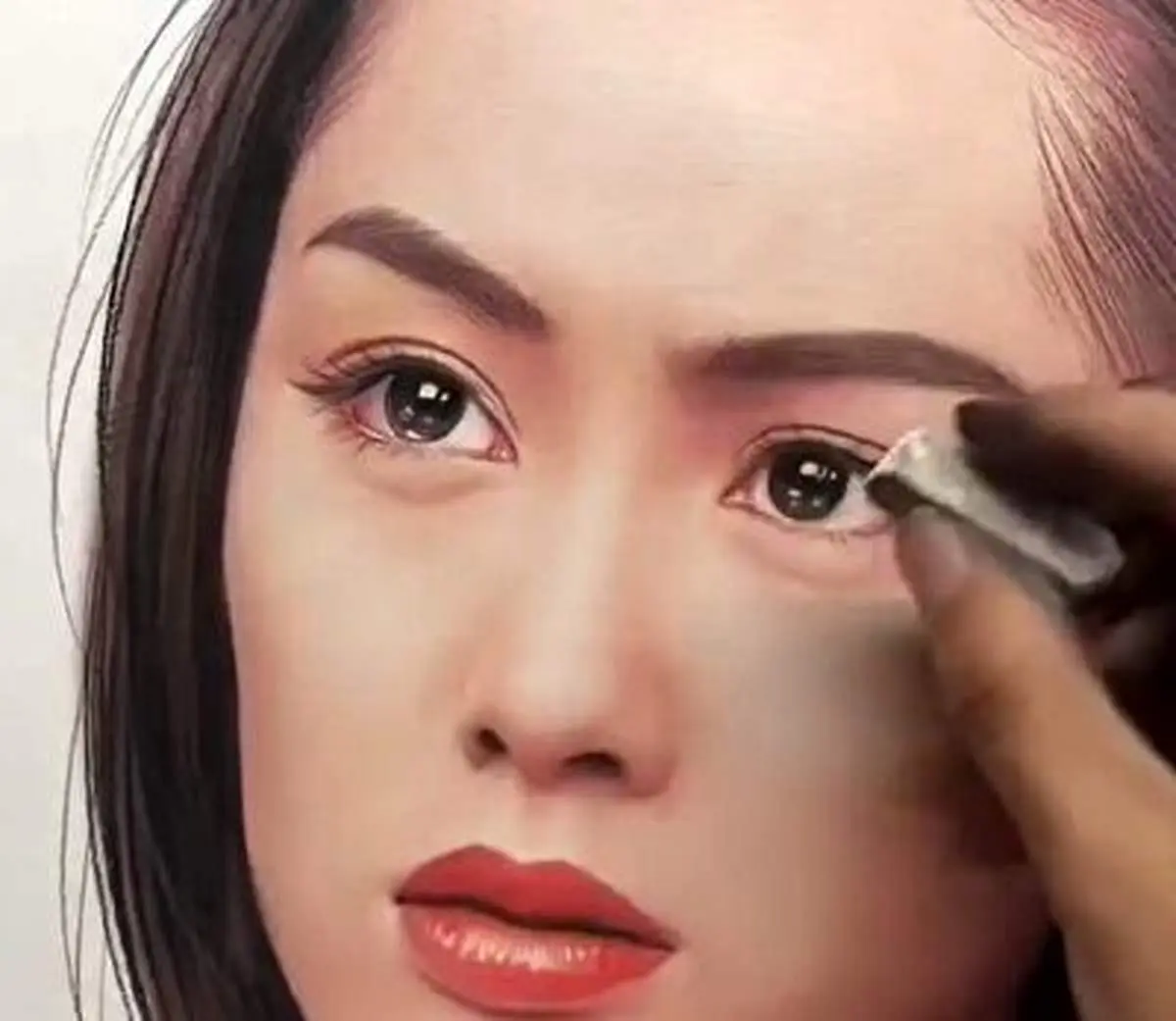 نقاشی هایی که به طرزی حیرت انگیز طبیعی به نظر می رسند!+ فیلم