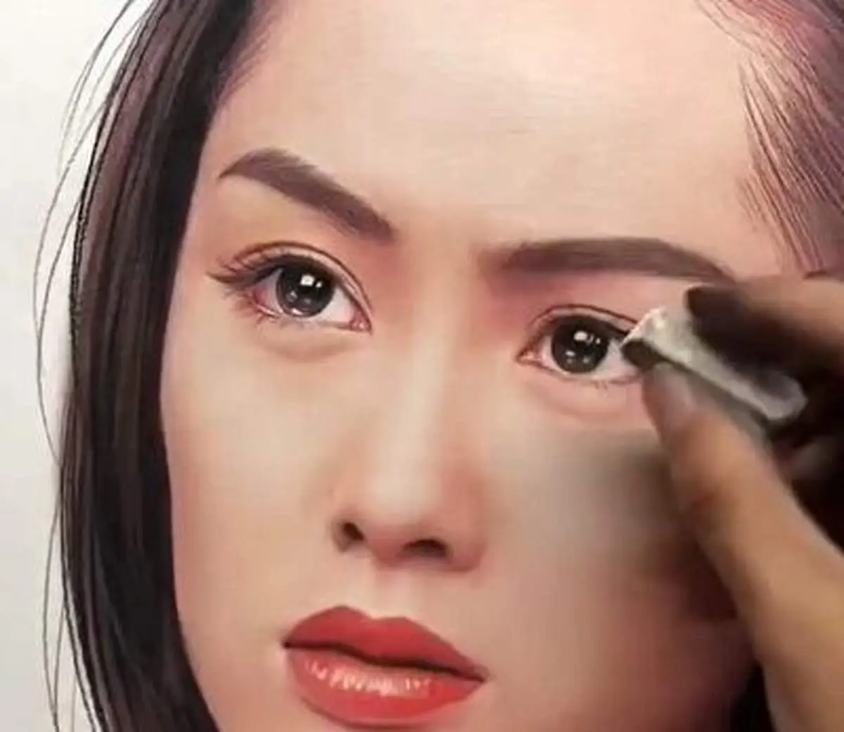 نقاشی هایی که به طرزی حیرت انگیز طبیعی به نظر می رسند!+ فیلم