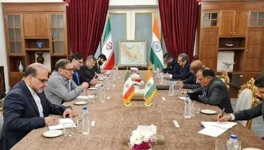 تأکید شمخانی بر فعال سازی مکانیسم ریال - روپیه در دیدار همتای هندی