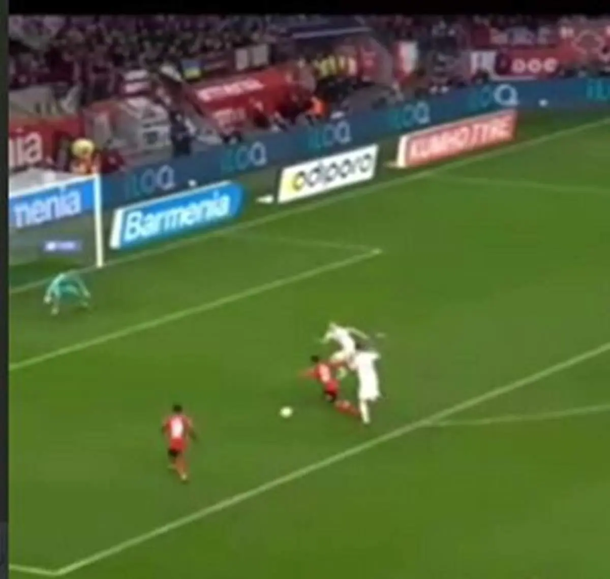 اشتباهات عجیب داور در یک بازی+ فیلم