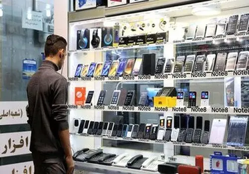 قیمت موبایل کاهش می‌یابد؟