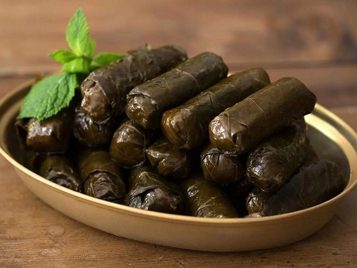 چه سبزی برای دلمه بریزیم؟