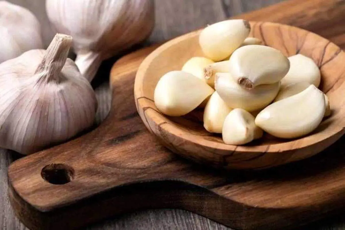 با معده خالی سیر بخورید