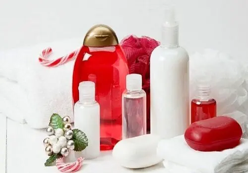 چرا اسکراب کردن پوست صورت مهم است؟ مزایای این عمل برای پوست شما