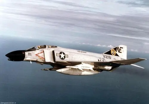 ویژگی های منحصر به فرد جنگنده اف ۴ ملقب به شبح آسمان + فیلم