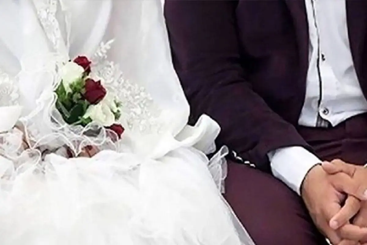 ازدواج جنجالی مرد ۲۲ ساله با معلم 48 ساله سابقش! + تصاویر