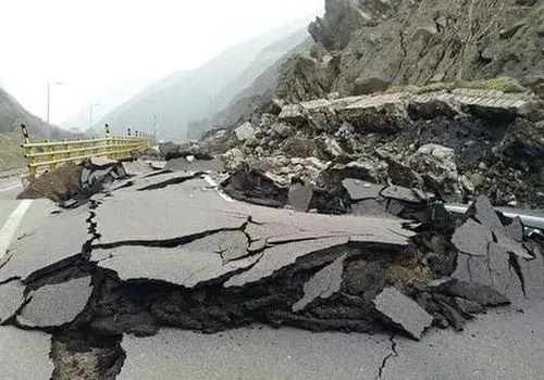 زلزله ۵.۲ ریشتری ترکیه را لرزاند