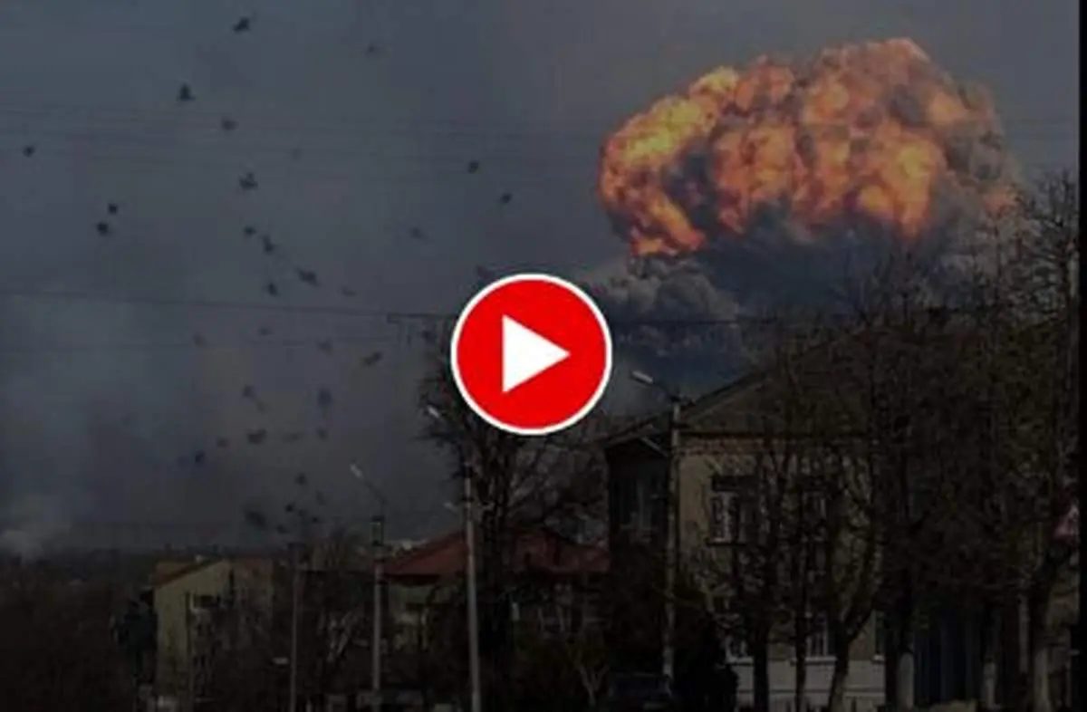 لحظه سقوط مهمات آتش‌زا در اوکراین!+ فیلم