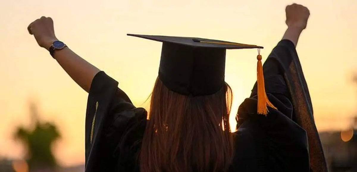 مادری که با داشتن ۹ فرزند پزشک شد!+ عکس