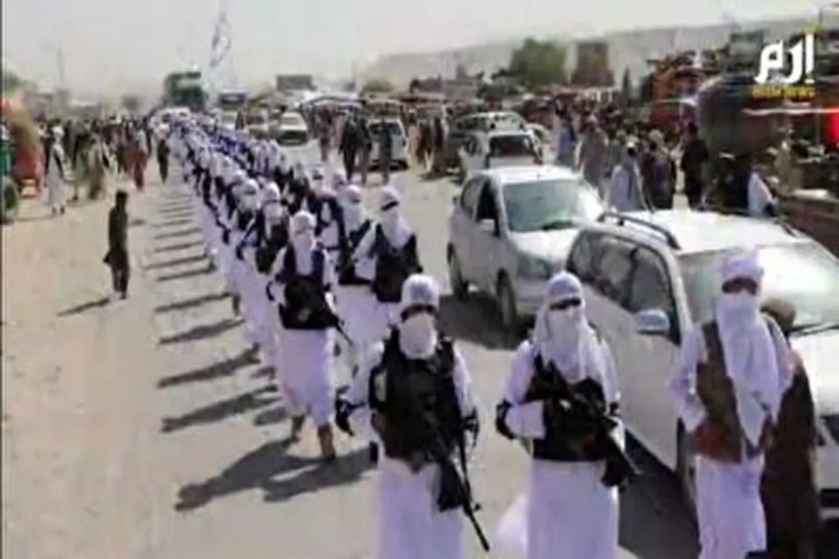 رژه اقتدار نظامی طالبان در سطح شهر+ فیلم