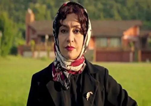 مریلا زارعی در یک ساندویچ فروش خیابانی + فیلم