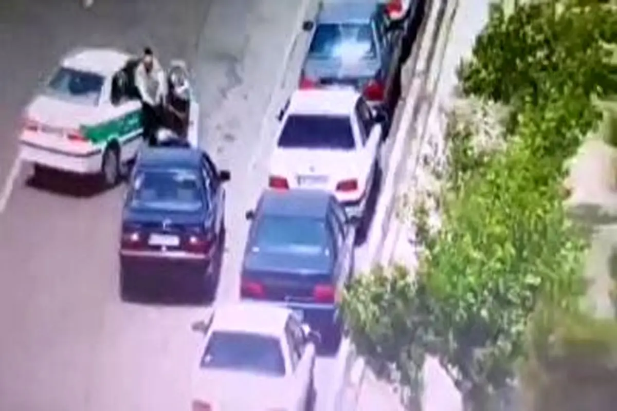 لحظه دستگیری سارق حرفه‌ای خودرو در تهران+ فیلم