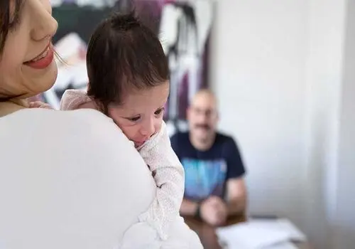 نشانه های کولیک شیرخوارگی در نوزادان 