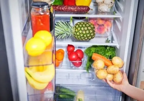 نگهداری رب گوجه فرنگی در یخچال، فریزر یا دمای محیط؟ کدام بهتر است؟