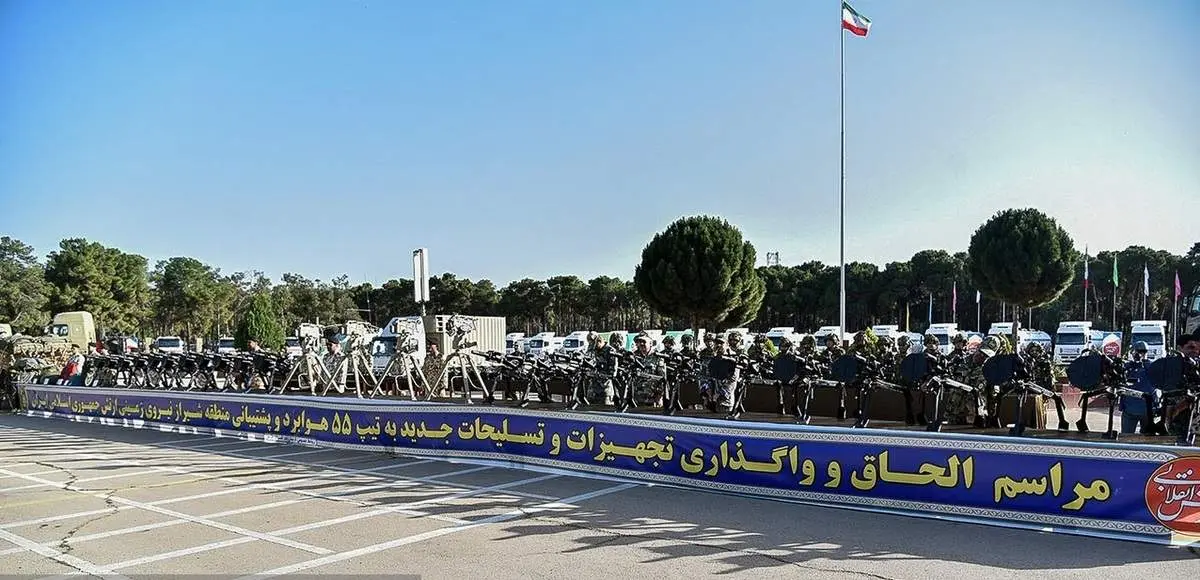 مراسم واگذاری تجهیزات و تسلیحات به تیپ ۵۵ هوابرد ارتش